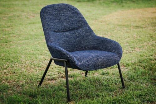 כורסא מעוצבת בריפוד בד קטיפתי דגם אלגנט